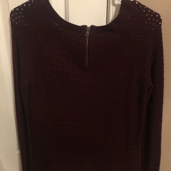 Size Small AE Sweater - Picture 3 of 3